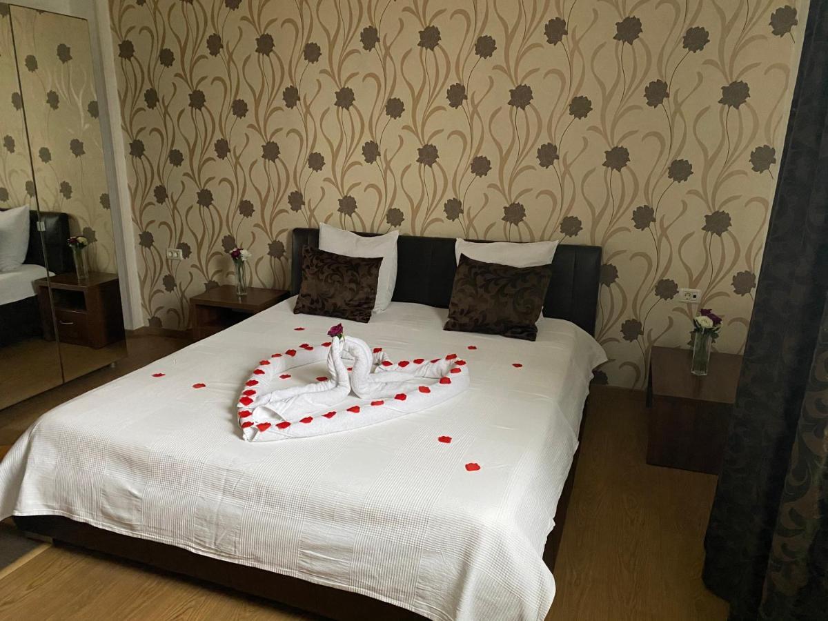 Hotel Viva Ploiesti Exterior photo