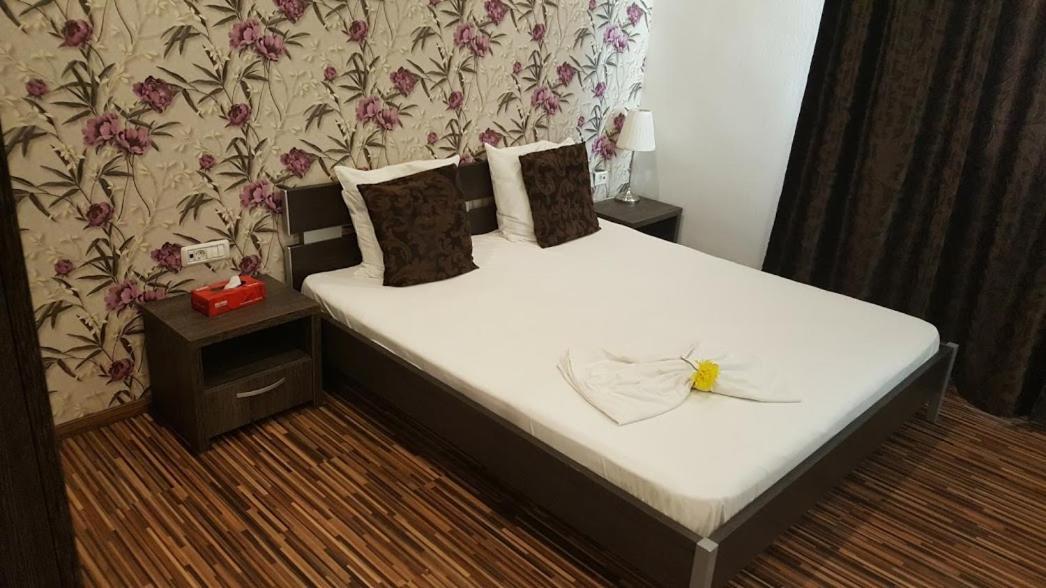 Hotel Viva Ploiesti Exterior photo