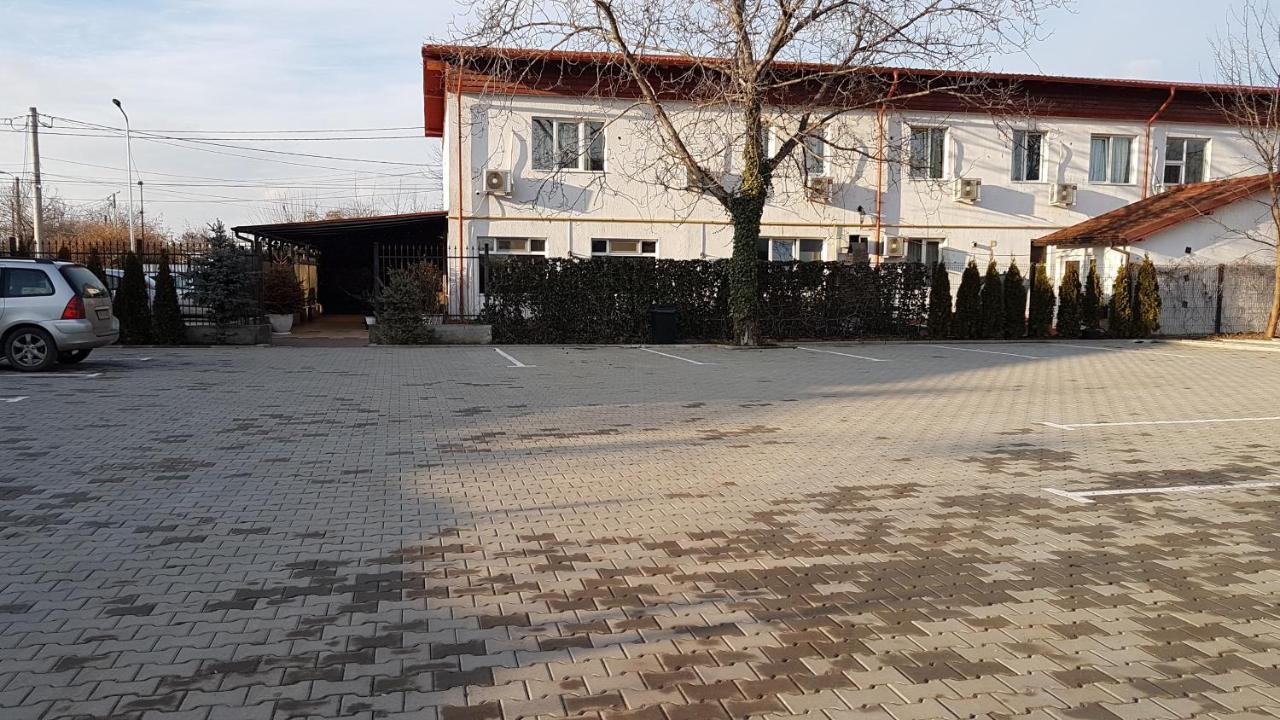 Hotel Viva Ploiesti Exterior photo